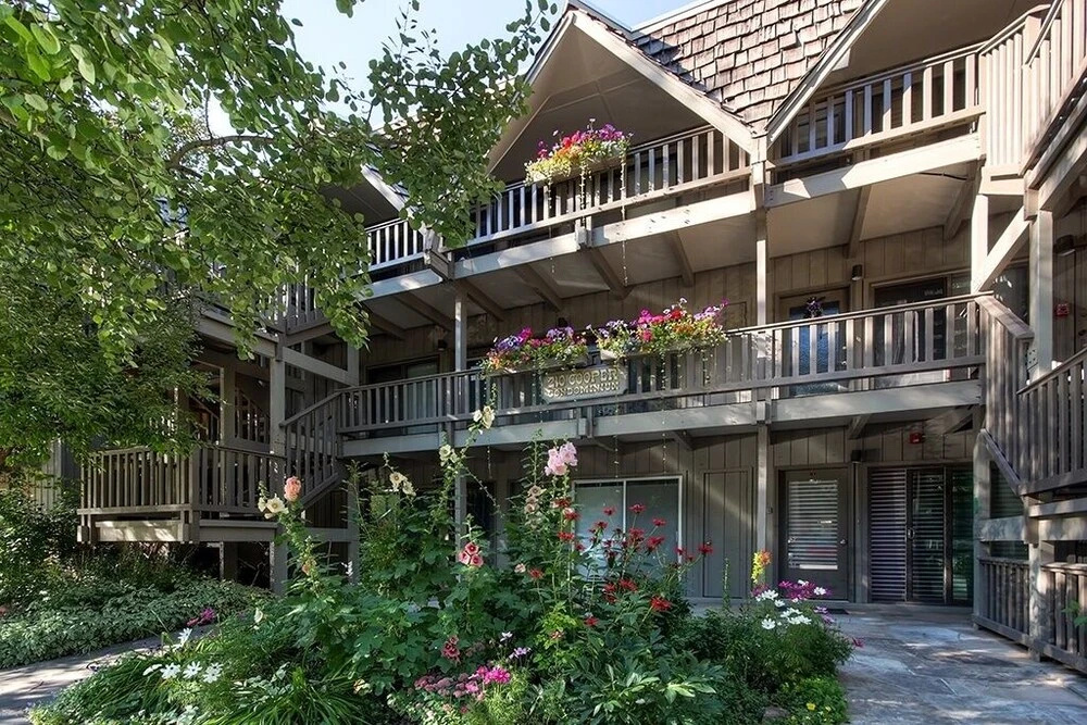 Charming Aspen Retreat - Bus To Ski Areas 2 Bedroom Condo by RedAwning