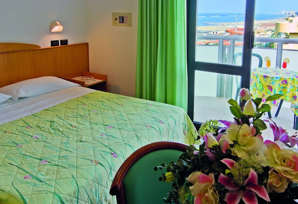Standard Single room with balcony and with sea view