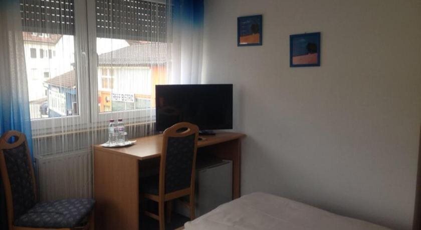 gallery_image_hidden_11