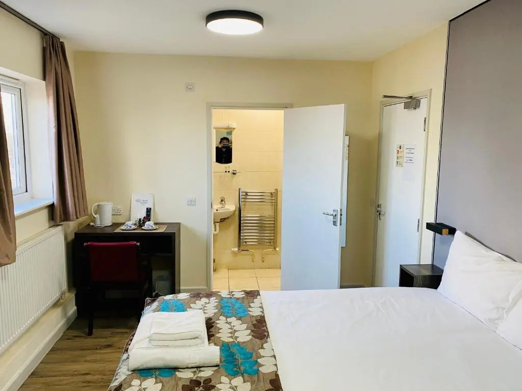 Almond Tree Hotel - Chambres
