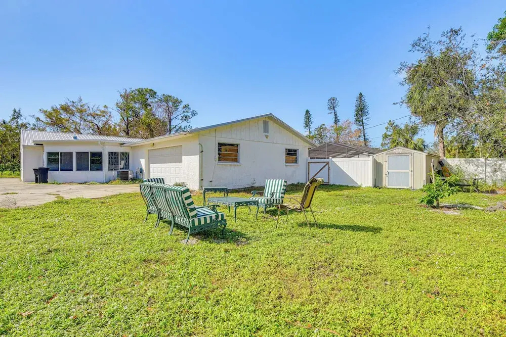 6 Mi to Beaches: Modern Bradenton Getaway!