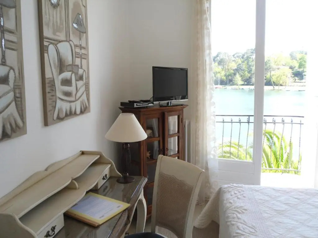 Standard Double room with balcony (full double bed)