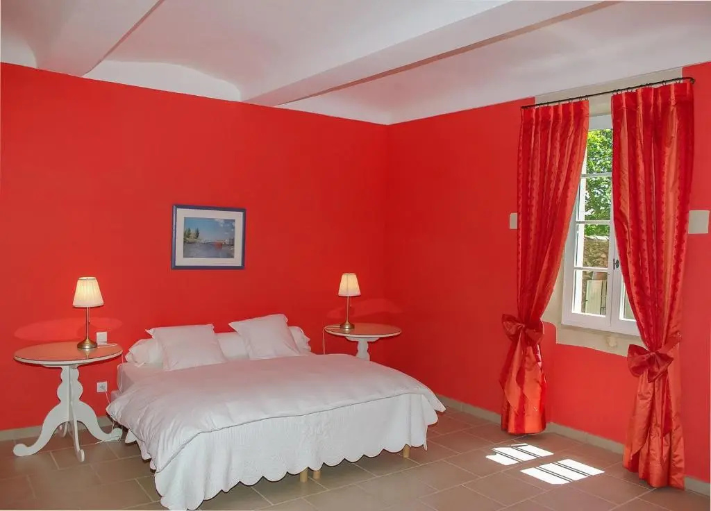 Deluxe Double room (full double bed)