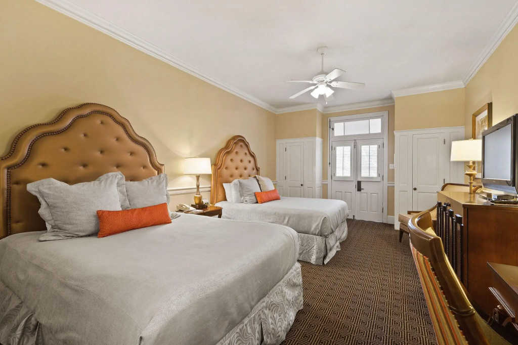 Hotel Provincial — 5