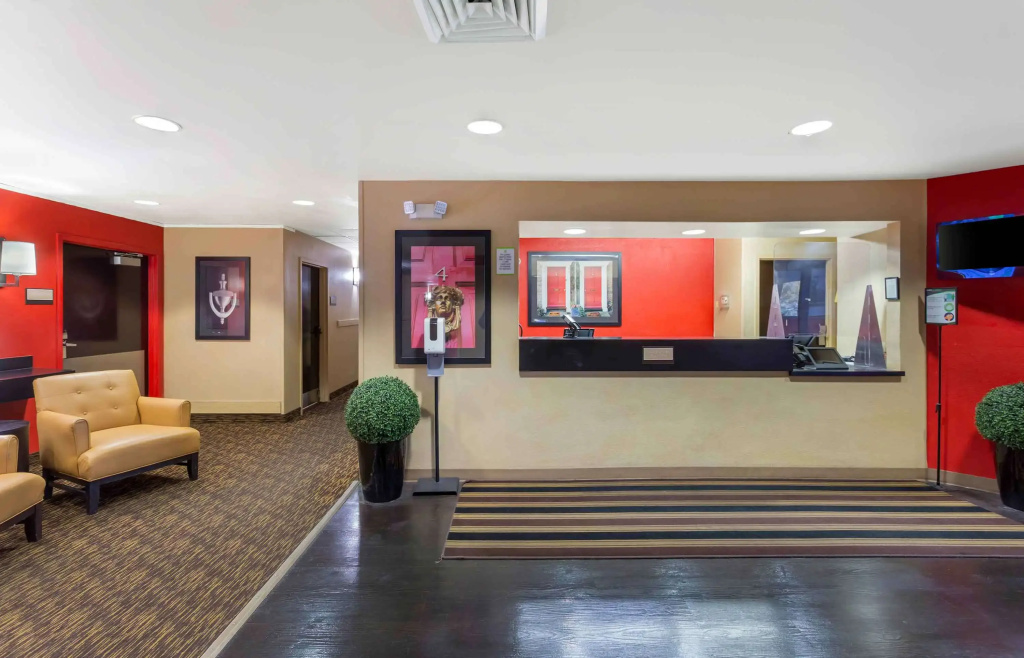 Lobby & Reception