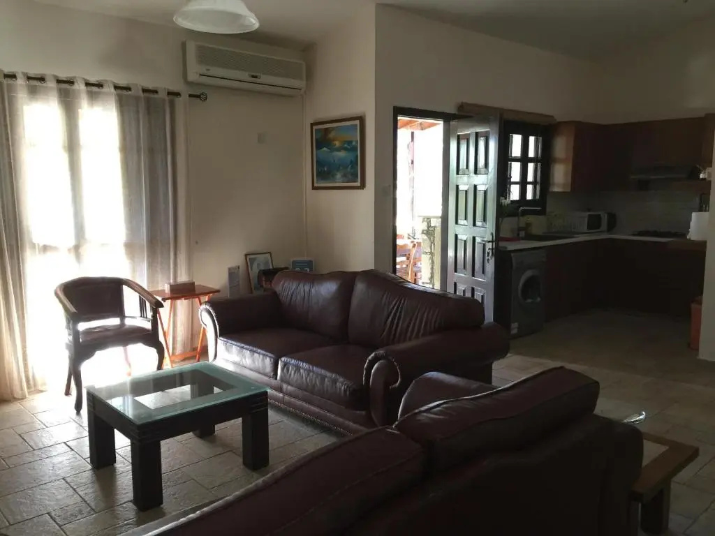 3 Bedrooms Villa