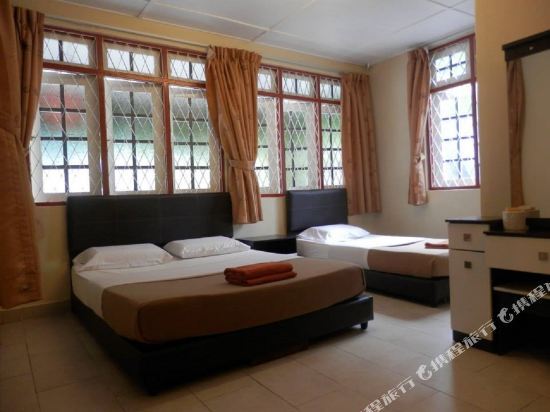 Eight Mentigi Guesthouse