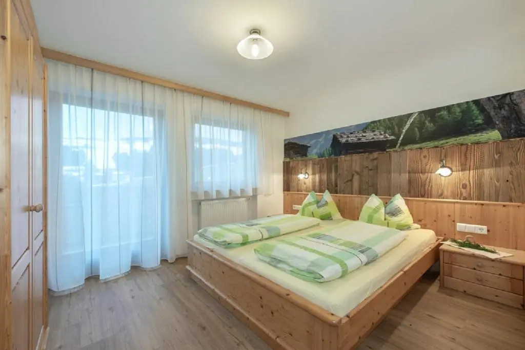 2 Bedrooms Apartment
