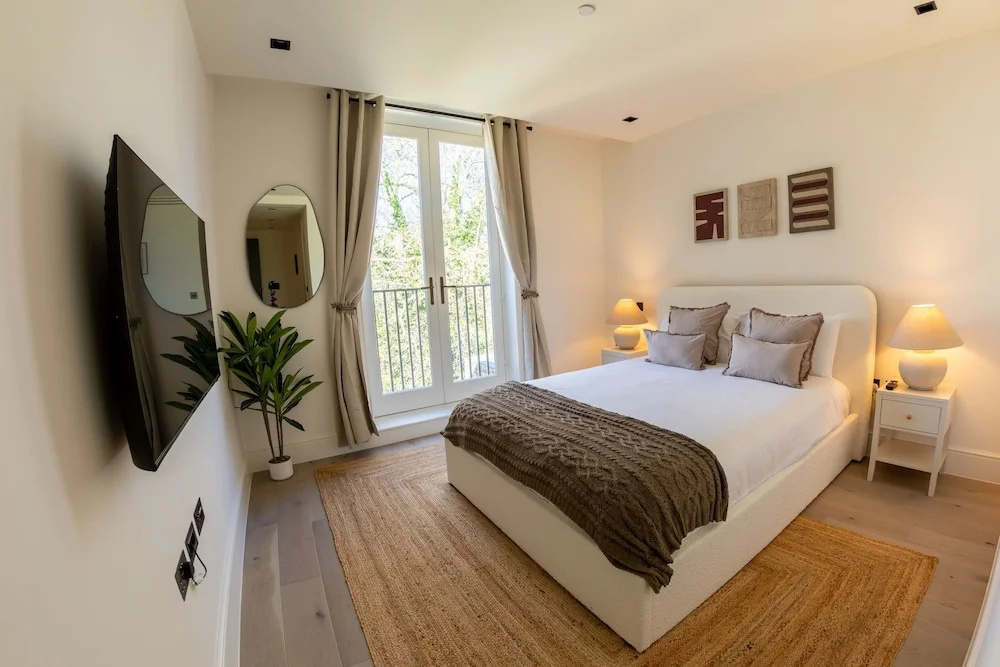 The Pembridge 11