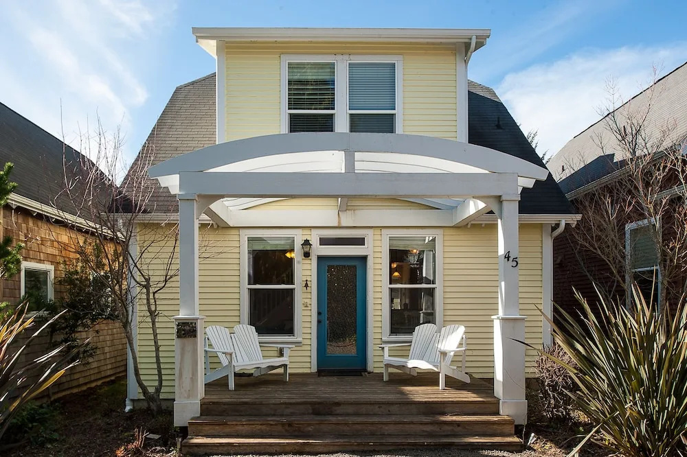 The Yellow Starfish 4 Bedrooms 2 Bathrooms Home