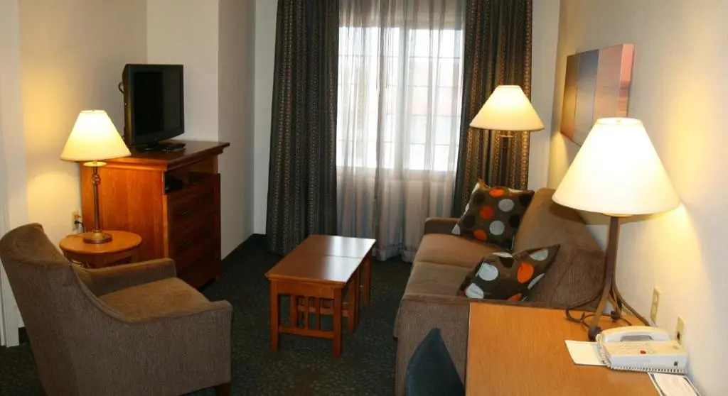 Staybridge Suites MPLS-Maple Grove/Arbor Lakes by IHG - Chambres