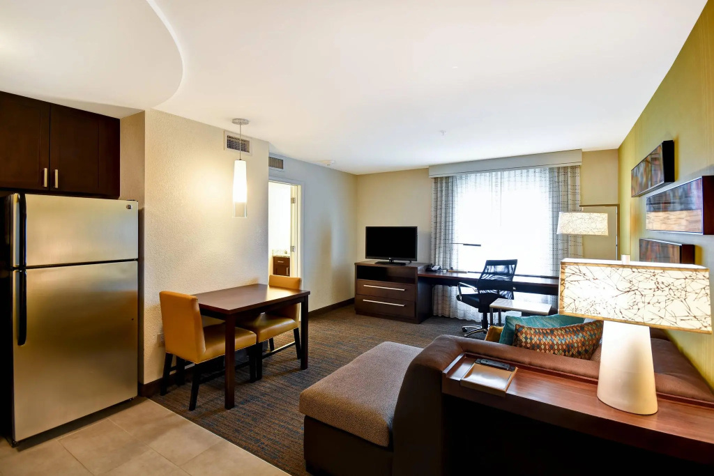 1 Bedroom Double Suite (full double bed)