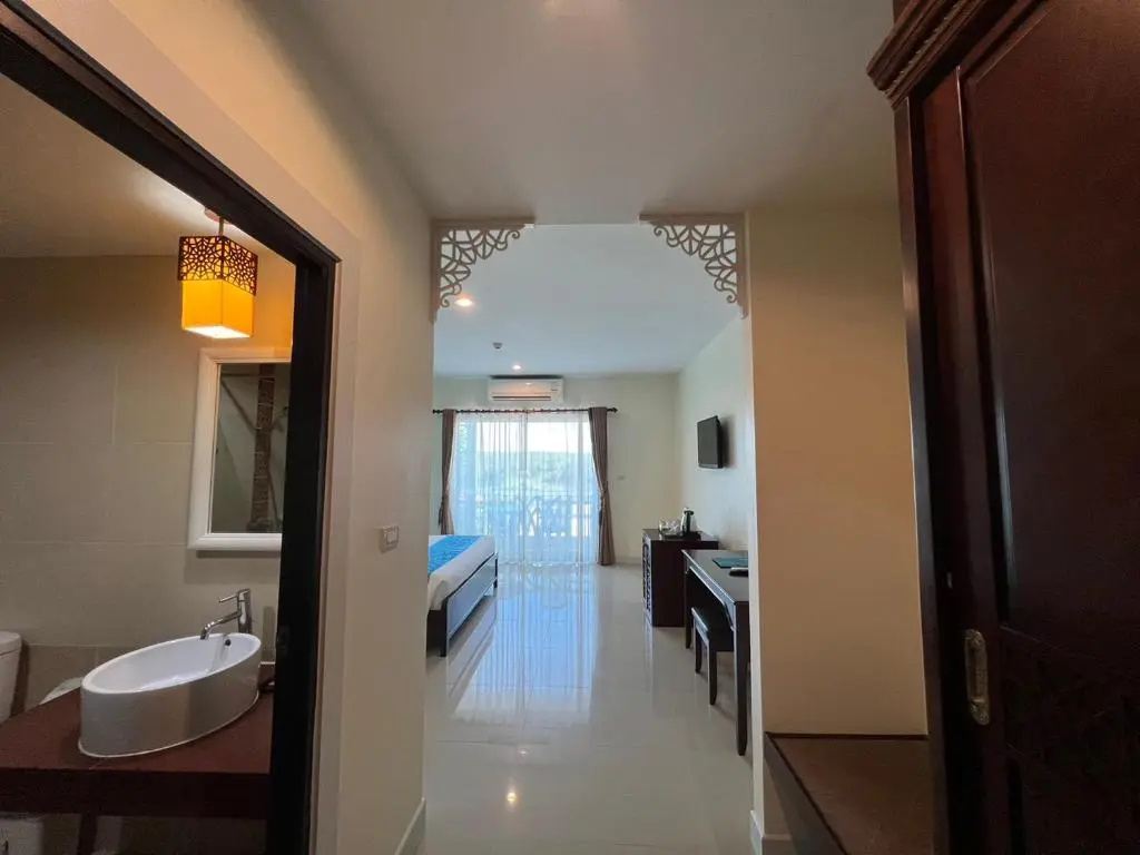 Deluxe Double room with garden view (full double bed)
