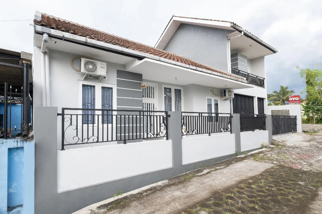Nareswari Guest House by OYO Rooms