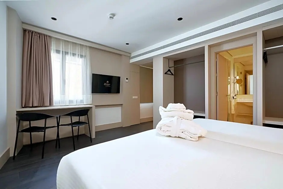 Becquer Hotel, Historic City Center - Chambres