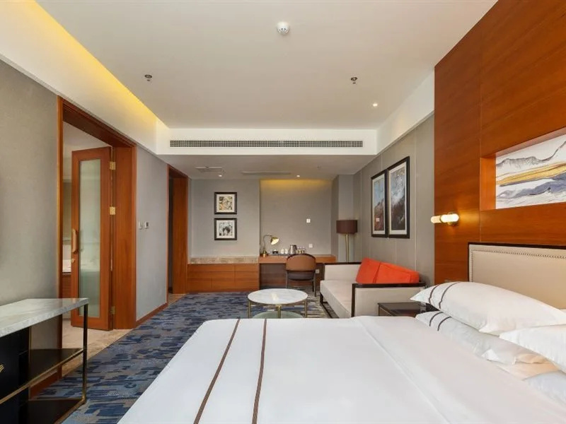 Food & Beverage
