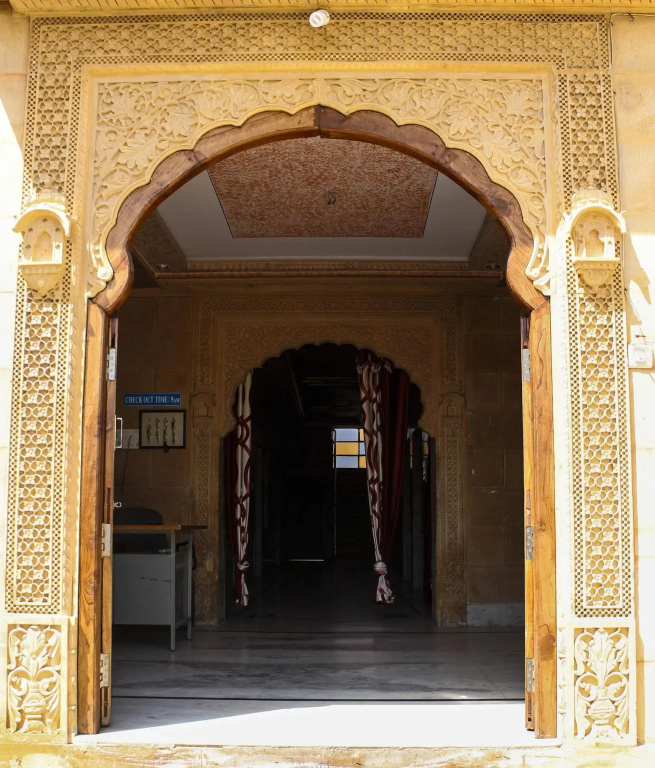 Dylan Cafe and Guest House
