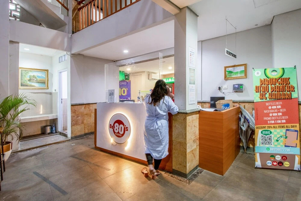 Lobby & Reception