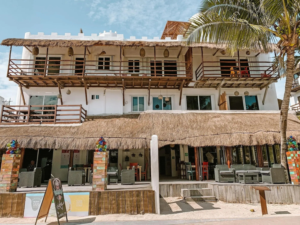 El Fuerte Beach Resort