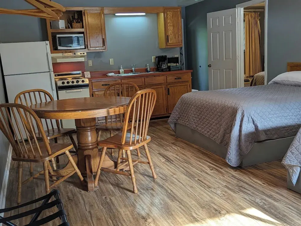Double Suite (full double bed)