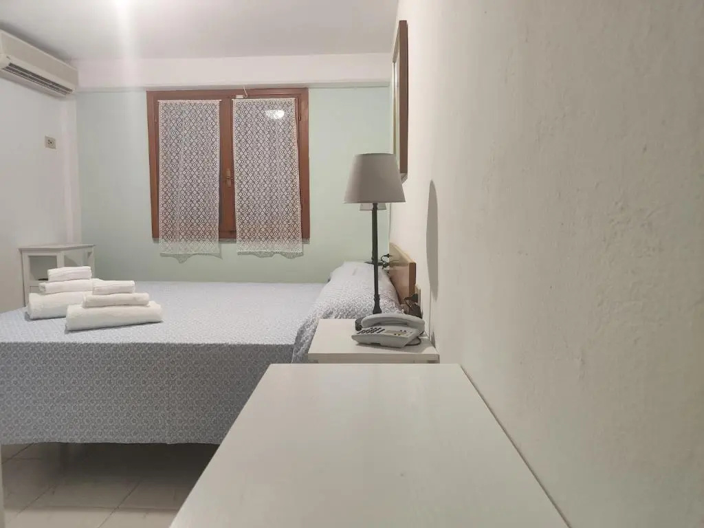 Economy room