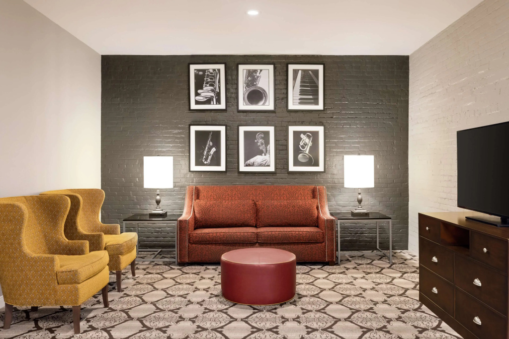 Lobby & Reception