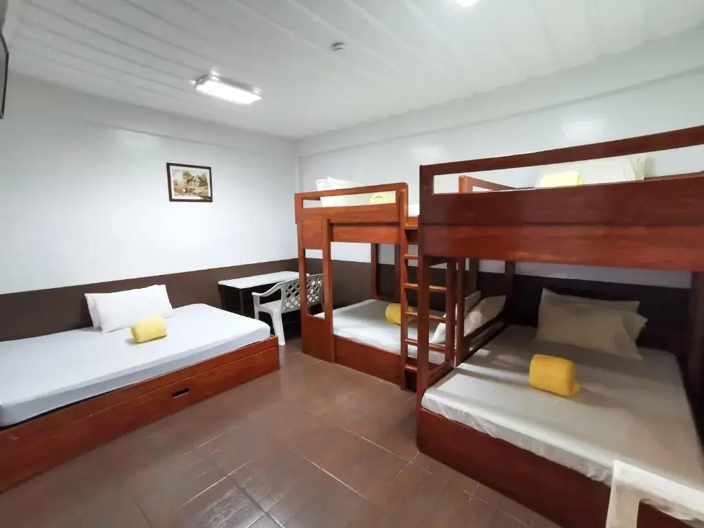 Pacific Waves Inn (Annex)