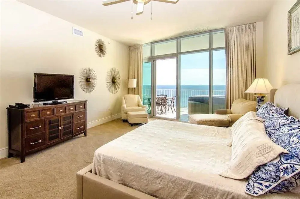 Turquoise Place 2405C - 3 Br condo by RedAwning