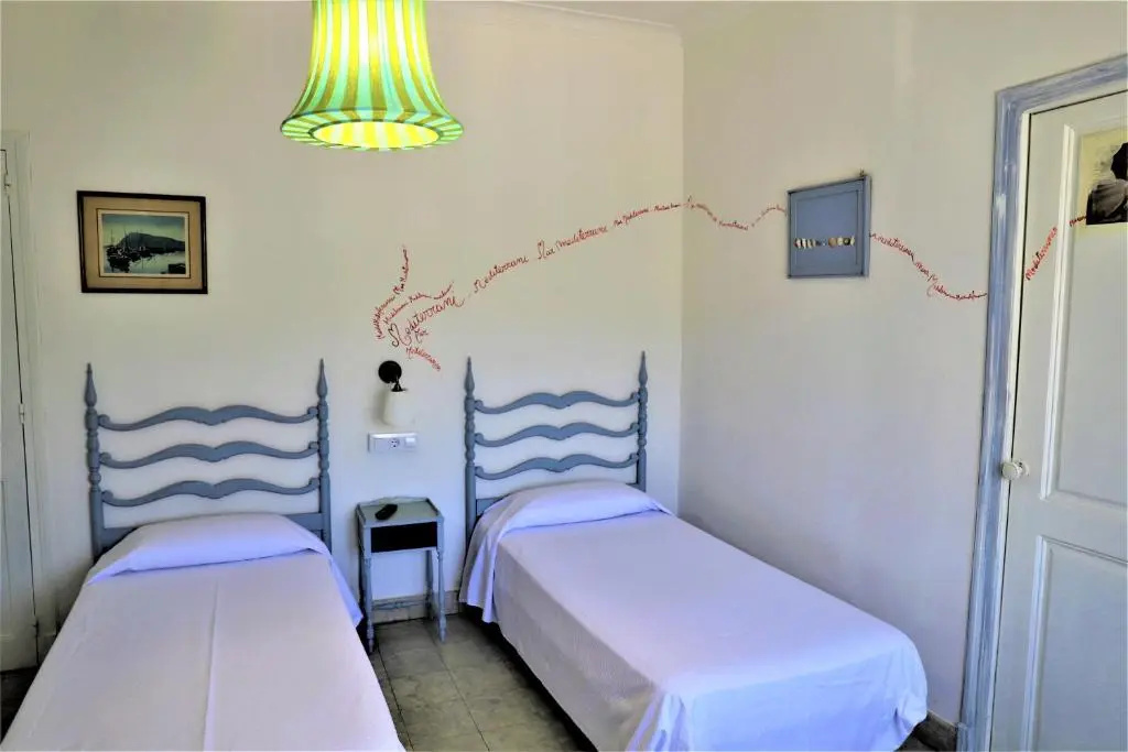 Hostal Montsoliu - Chambres