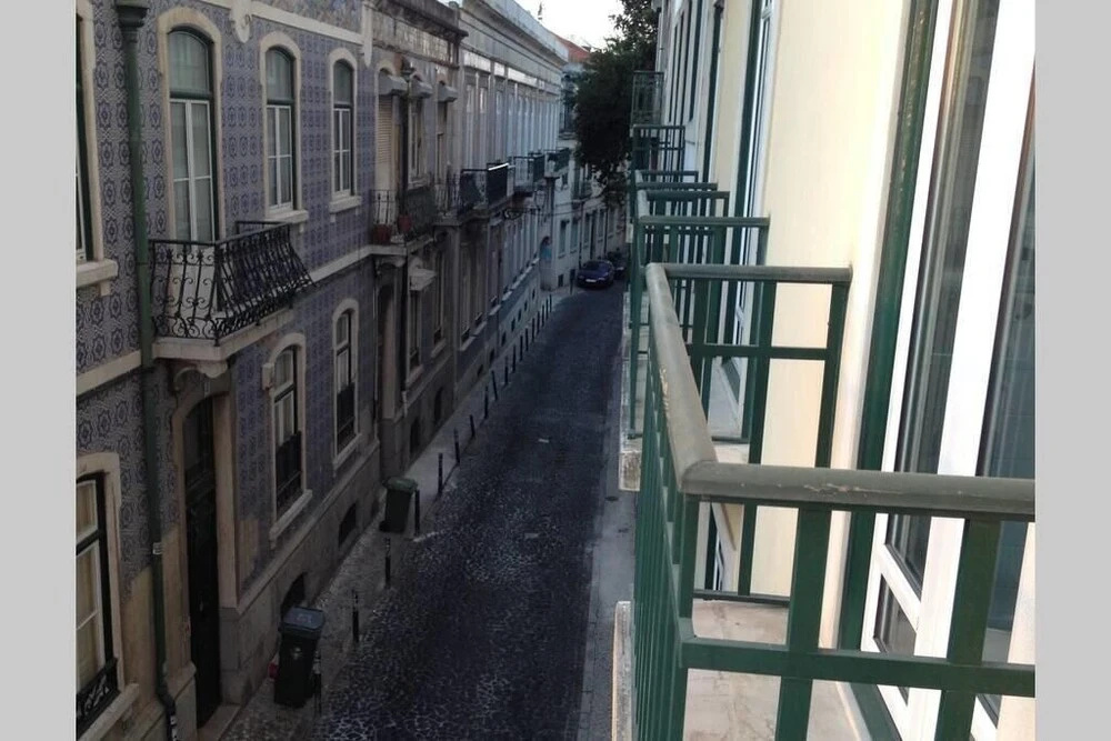 ALTIDO Spacious new 1-bed Apt w/ stunning view, 2mins from St George Castle viewpoint