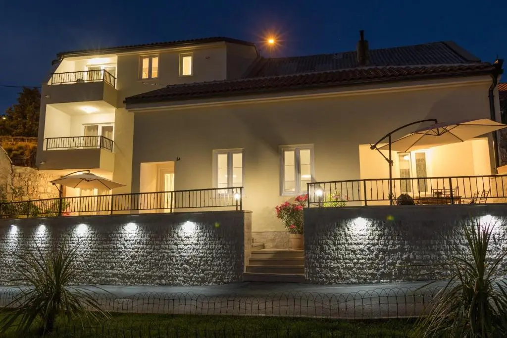 Apartments Dida moj