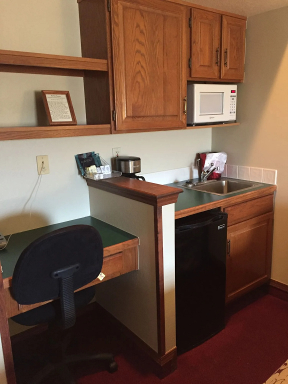 Hilltop Inn & Suites - Général