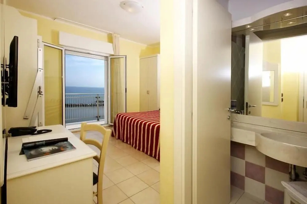 Standard Quadruple room with balcony