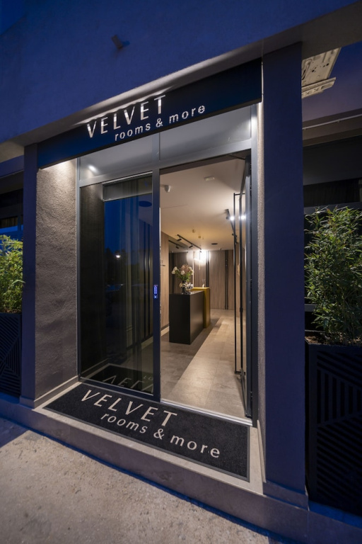 Velvet rooms & more - 2
