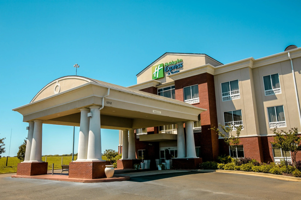 Holiday Inn Express Hotel & Suites Brookhaven by IHG