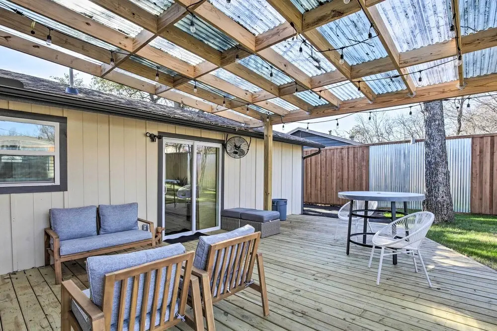 ~ 12 Mi to Dtwn: Dallas Area Suburban Home w/ Yard