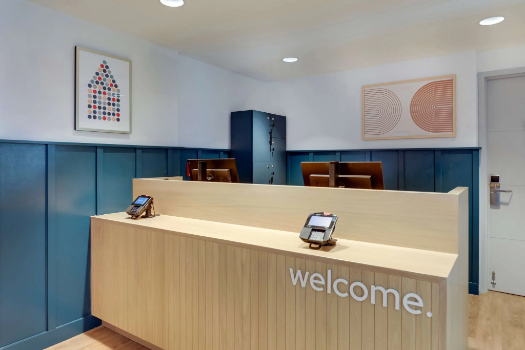 Lobby & Reception