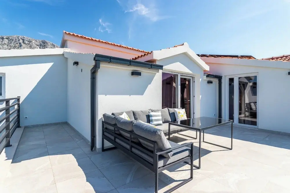 Luxury apartments Marino near beach