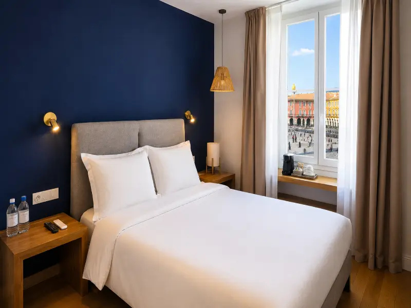 Classic Double room with city view (full double bed)