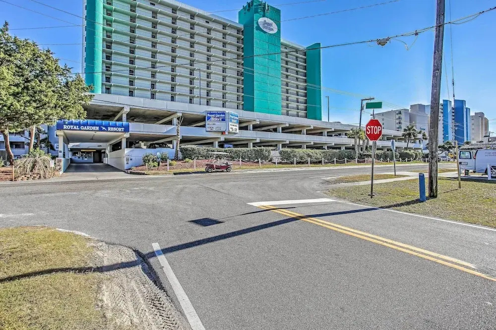 Beachfront Murrells Inlet Condo w/ Ocean Views