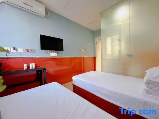 Bed in Dorm (male dorm)