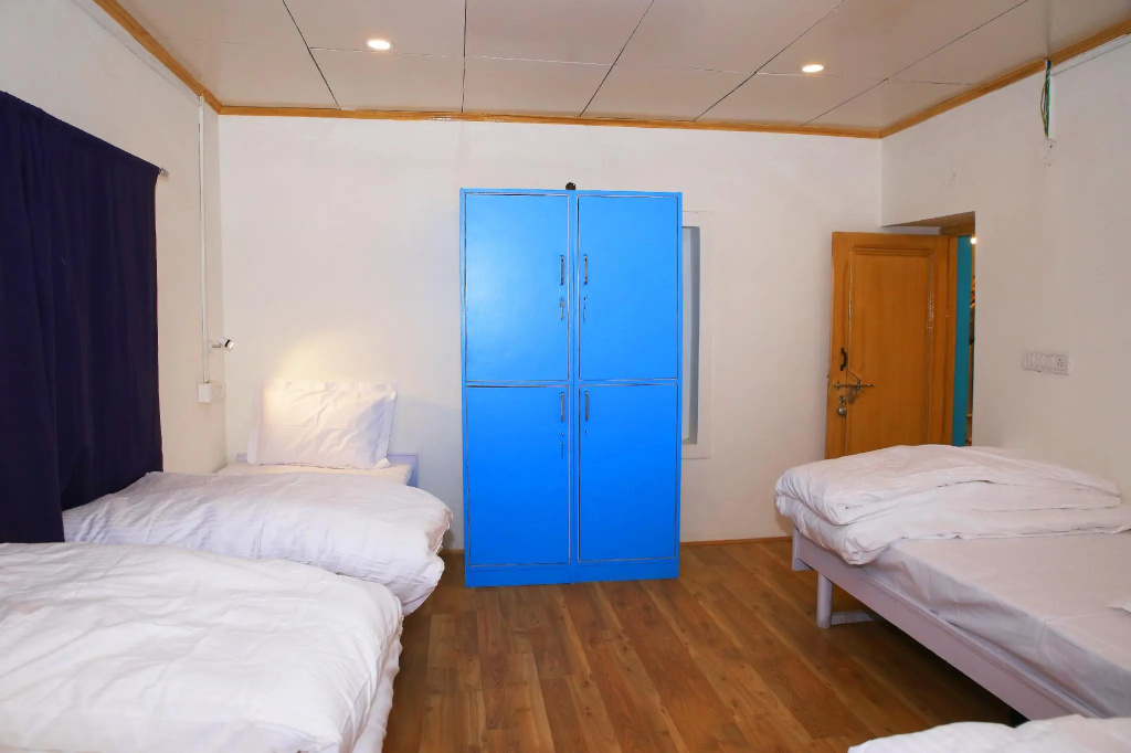 Standard Triple room (3 single beds)