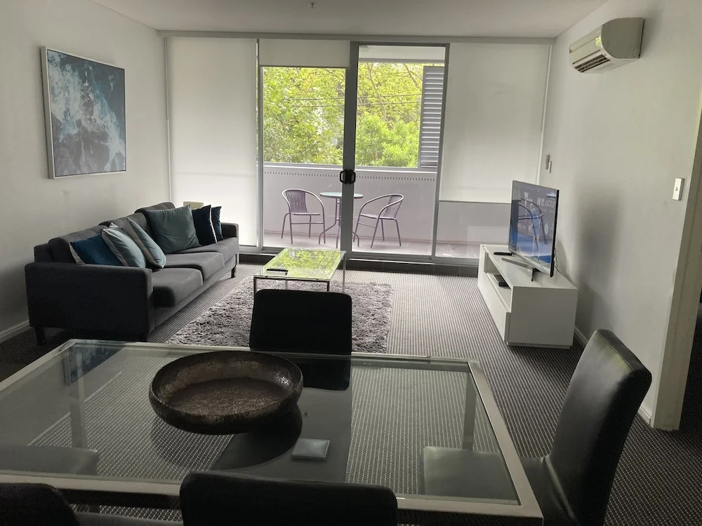Wyndel Apartments - Miller Street