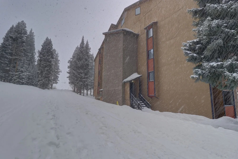 Cm321h Copper Mtn Inn Hotel Room by RedAwning