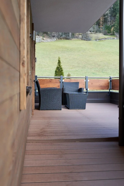 1 Bedroom Apartment with balcony and with mountain view