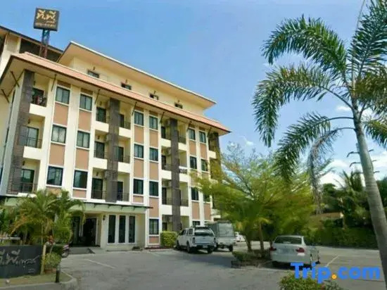 T.P. Place Hotel