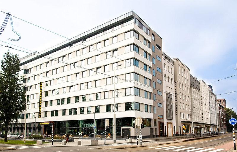 (1)Deluxe Double Studio (full double bed) (queen size bed) at The Social Hub Rotterdam in Rotterdam