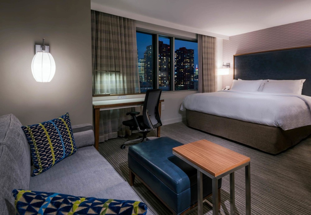 Отель Residence Inn by Marriott Jersey City в Джерси-Сити