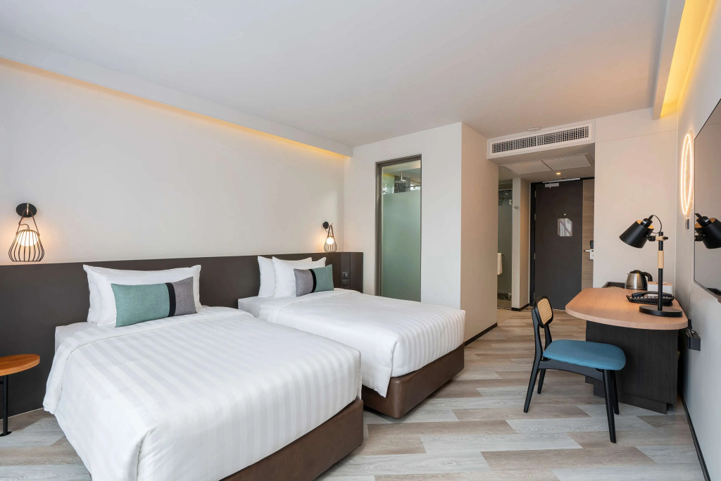 Seekers Finders Rama IV Hotel, SureStay Collection by BW — фото