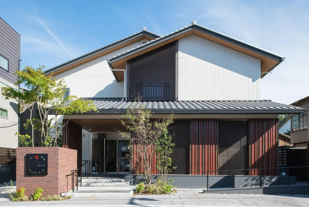 Grand Base Hakata Gofuku